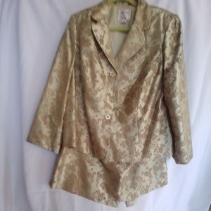 Le Suit satin pastel green (like new)